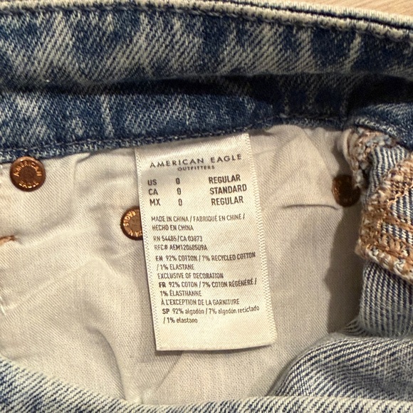 American Eagle Outfitters Light Blue Distressed Straight Leg Jeans - Picture 4 of 4